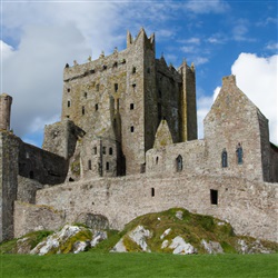 Ontdek de magie van de Rock of Cashel: Een must-see bestemming in Ierland!